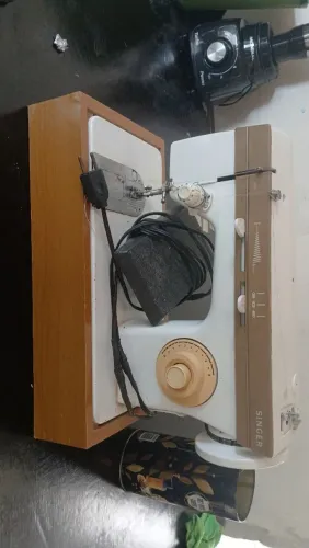 Maquina de costura Singer (funciona perfeitamente)