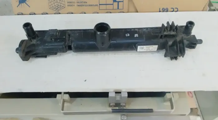 Caixa Superior Do Radiador Toyota Corolla 2020 A 2026 Original