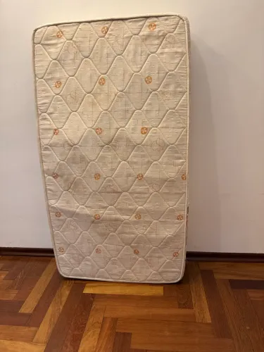 colchão de berço infantil