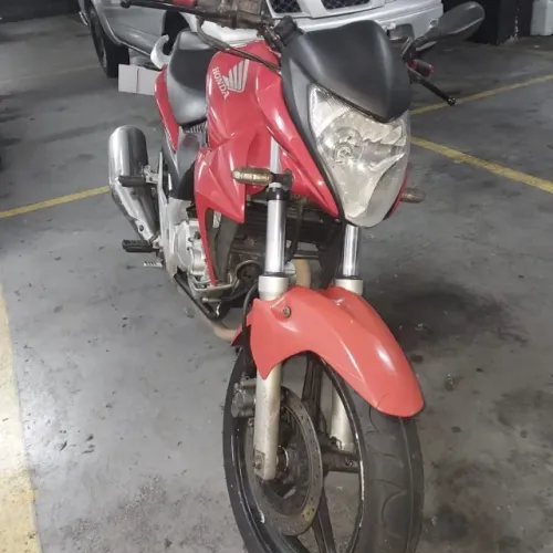 CBR300 SEMI-NOVA ""DE SENHOR""