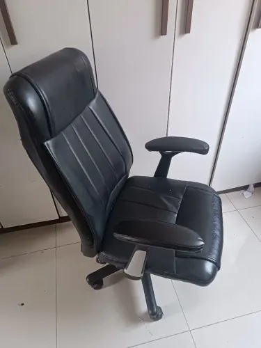 Cadeira retratil com rodinhas escritório