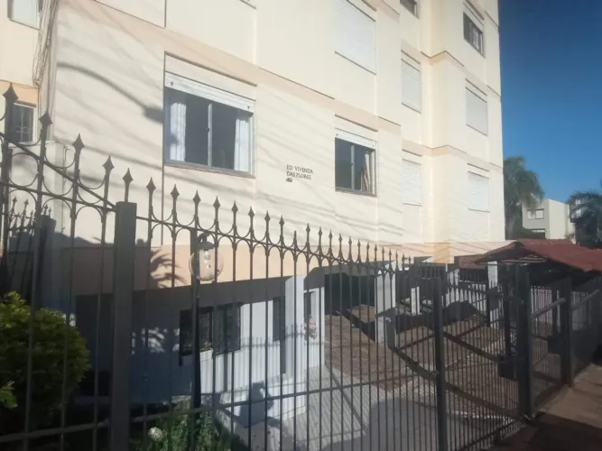 APARTAMENTO 2 DORMITÓRIOS COM GARAGEM - 100 METROS DO HOSPITAL DA CIDADE