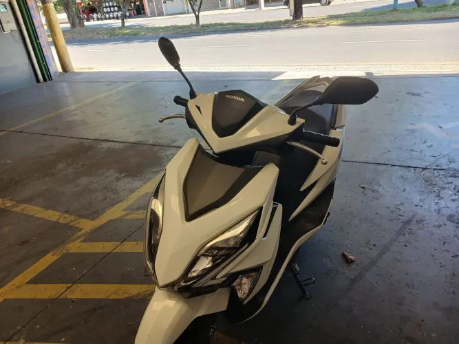 Honda Elite c/ baixo km ano 2021