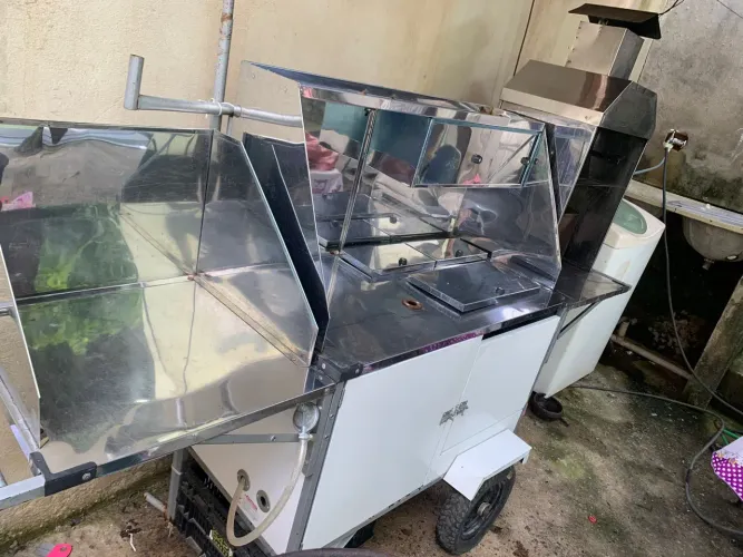 Vendo carrinho de cachorro quente e espetinho