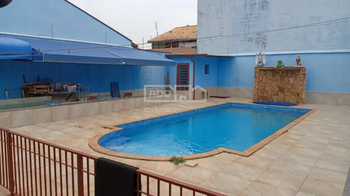 Casa térrea à venda no bairro São José emPaulínia/SP;