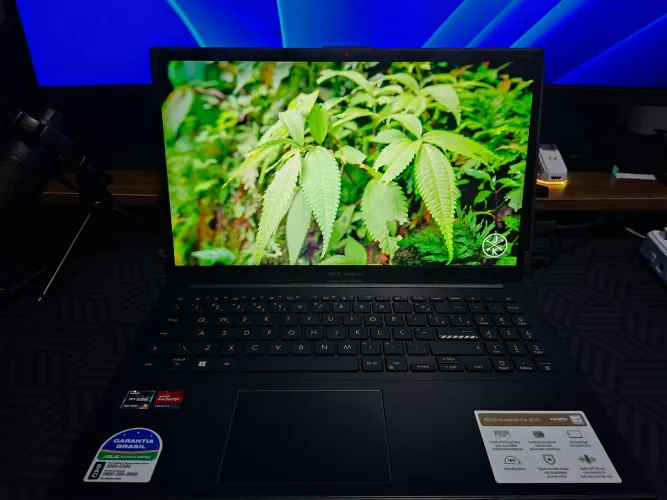 Notebook Asus Vivobook Go 15 Ryzen 5 7520U 8GB RAM 512GB SSD