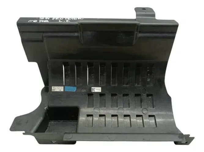 Suporte Capa Esquerdo Motor Jaguar Ipace E400 Elétrico 2023 Preto