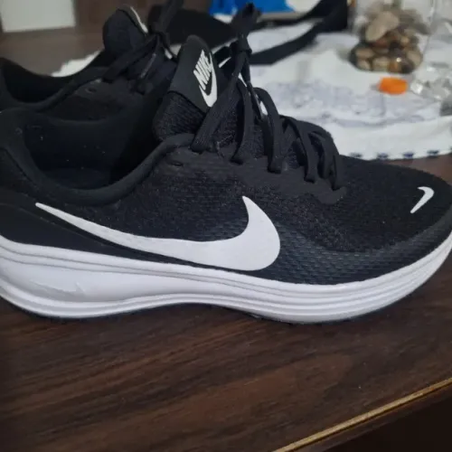 Tênis Nike Revolution 8 - 35