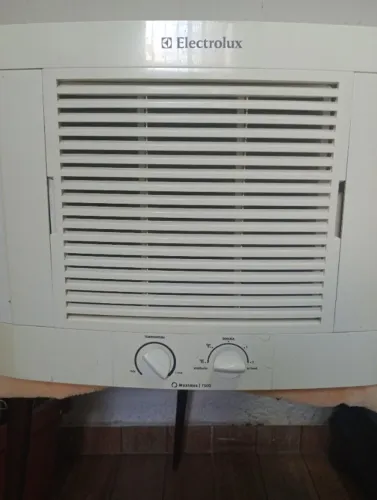 Vendo ar condicionado 7500 BTUs  usado, bem conservado e funcionando