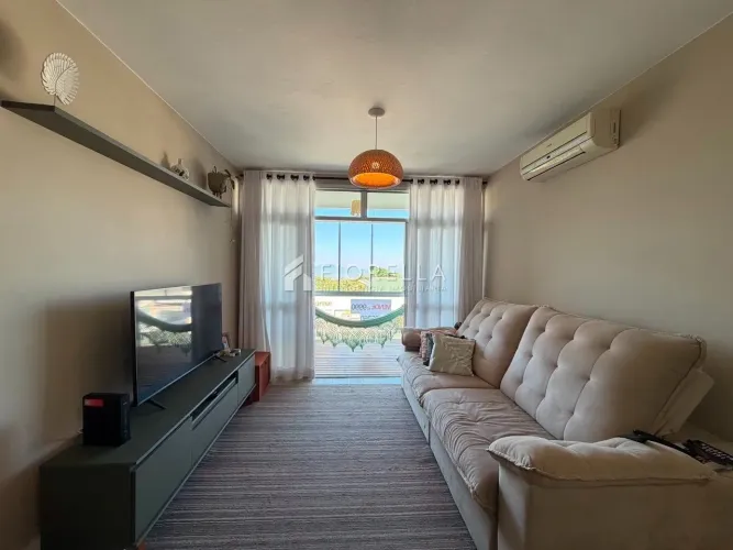Apartamento 03 dormitórios com vista para o mar à venda em Coqueiros/Florianópolis.