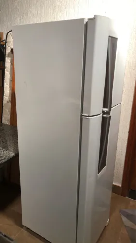 GELADEIRA ELECTROLUX VOLT 110/ VALOR 1600$