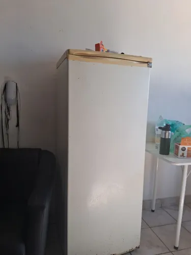 Vende geladeira