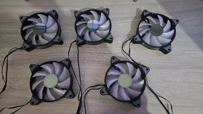 5 Fans Aigo AR12 PRO ARGB PWM 120mm