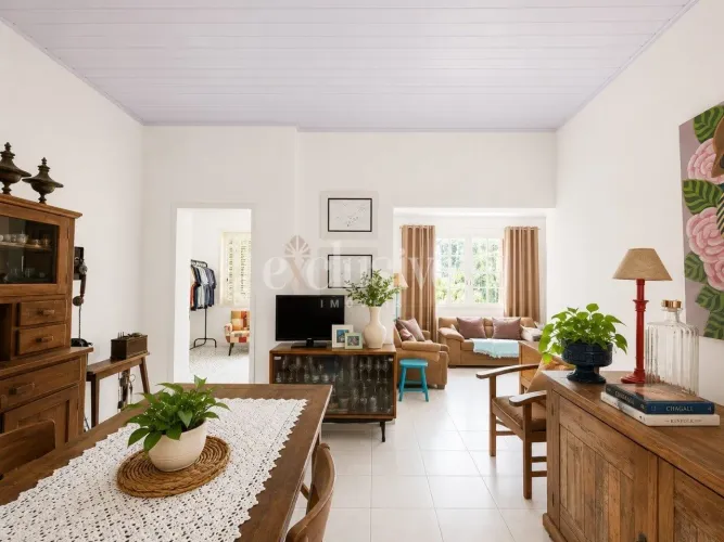Casa para venda bem localizada em Coqueiros