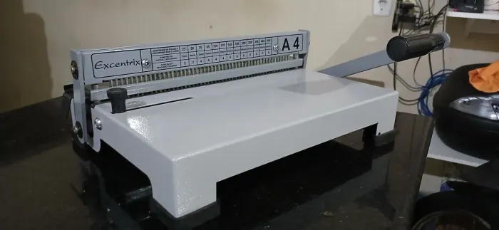 Encadernadora Excentrix A4 - 550,00