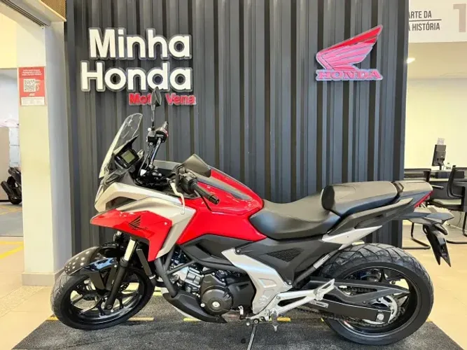 Vendo NC 750 impecável 