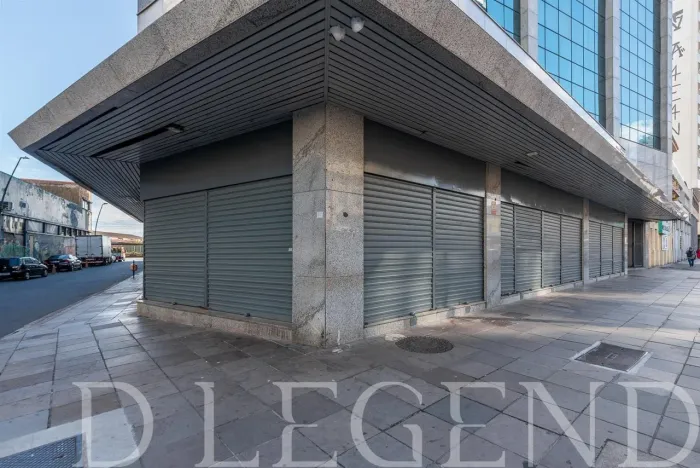Centro Empresarial Rio Guahyba - Loja de esquina no Centro de Porto Alegre