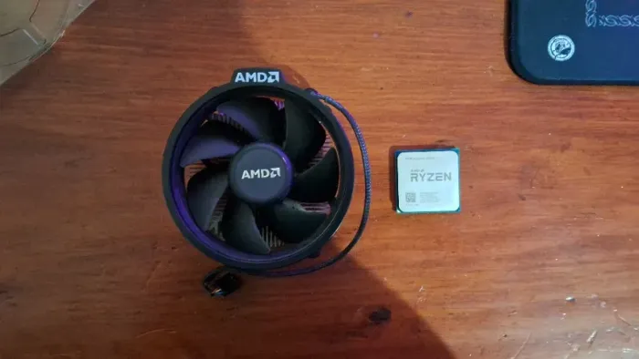 Ryzen 3 2200G + Cooler AMD Wraith Stealth