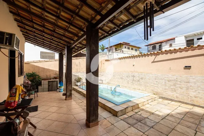 Casa de 170 m² na Repórter César Donadel - Maravista - Niterói - RJ, à venda por R$ 680.00