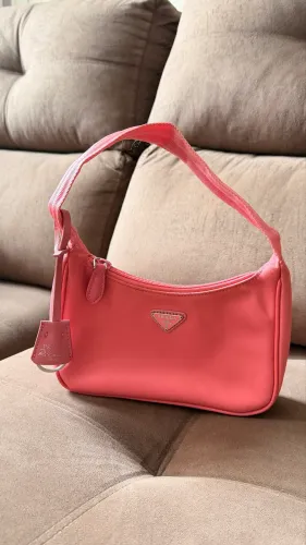 Bolsa Prada Re-Edition Rosa
