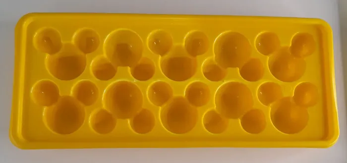 Forma de gelo em formato de Mickey