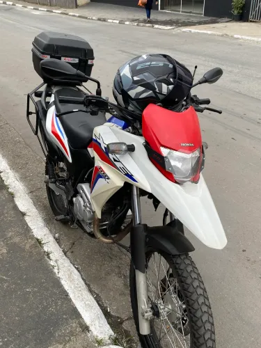 Moto está em um estado de conservação 