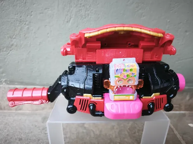 Bandai DX Henshin Belt Gavv seminovo