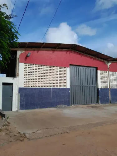 Galpão e cabeça.