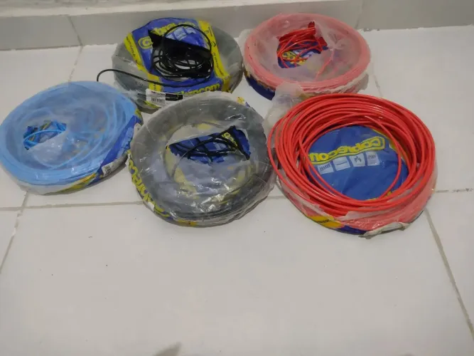 Vendo 5 peças de cabo flexicom (fio)