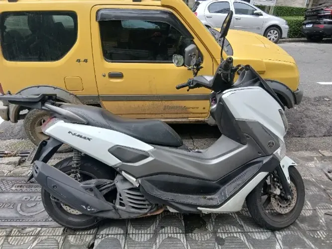 Nmax 160 com 19 prestações de 598 reias peco 8 mil moto toda revisada