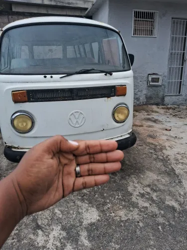 Vendo kombi preço a combinar