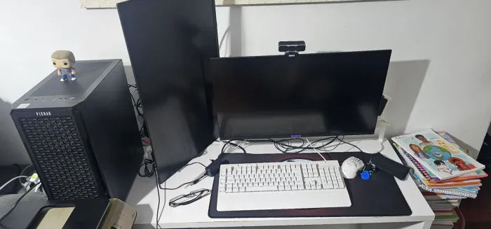 Pc gamer. 2 monitores. Troco por ps5 pro