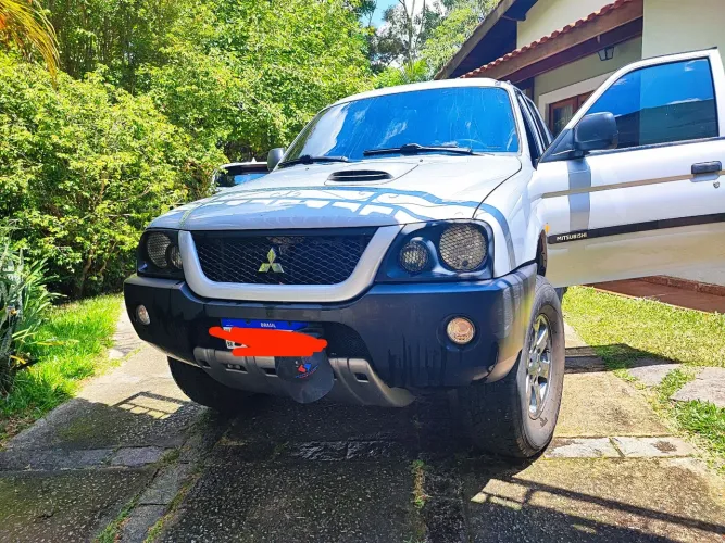 Mitsubishi L200 GL 2.5 4X4 CD Diesel 2012