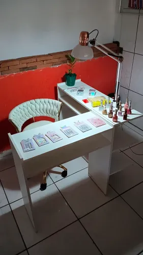 Mesa de Manicure em L R$ 350,00 - Pronta pra Uso