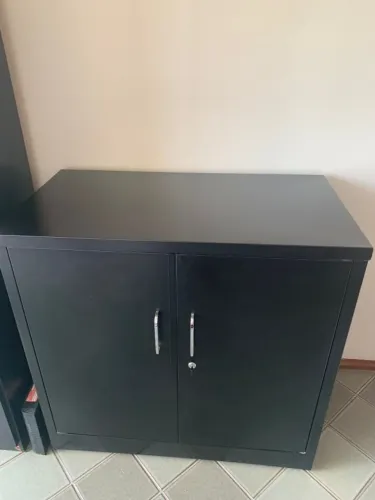 ARMÁRIO ESCRITÓRIO/MULTIUSO EM AÇO INOX NA COR PRETA (KALUNGA), MUITO ESPAÇOSO