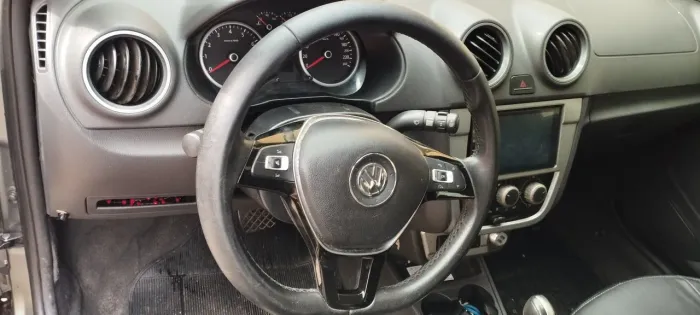 Volkswagen Voyage I Motion Trend 1.6 MI T. Flex 8V 2012