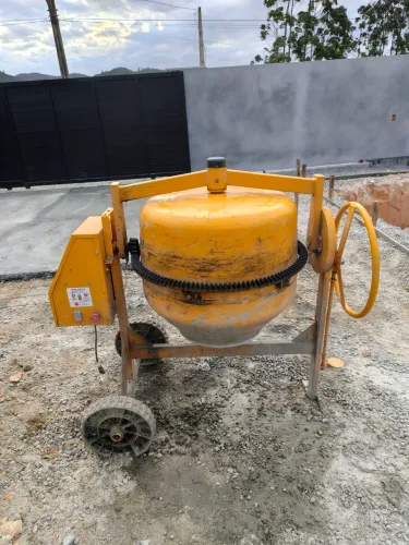 Betoneira CSM 200L