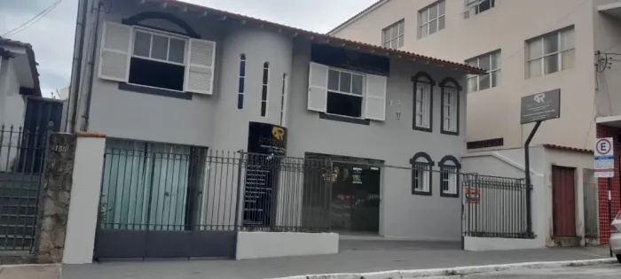 Ótimo imóvel à venda ao lado da Igreja Sao Sebastiao Lavras