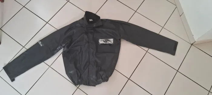 Conjunto Capa de Chuva Alba