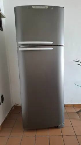 Geladeira frost free - Eletrolux DFF44