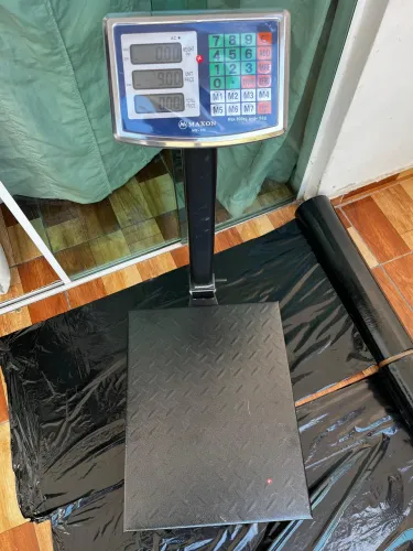 Balança profissional 300 kg- tamanho da plataforma 40x50