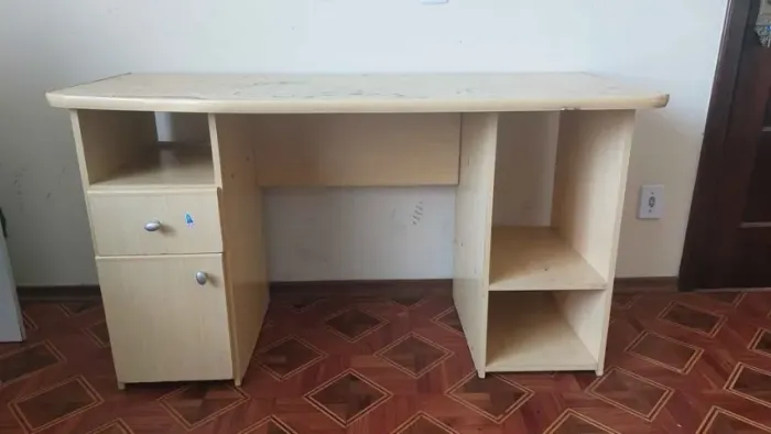Mesa escrivaninha com gaveta porta cpu