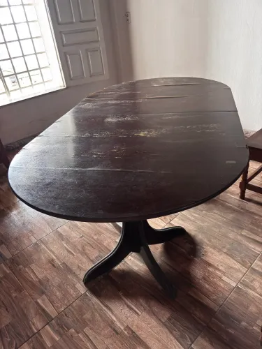 Mesa de jantar com 8 cadeiras