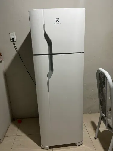 Vendo geladeira 