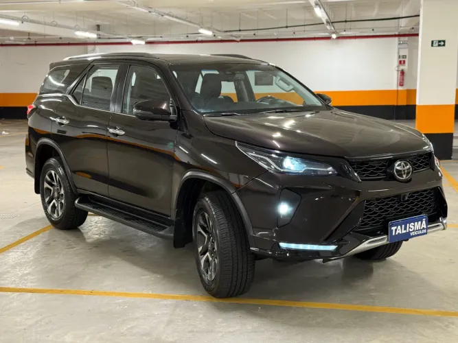 Toyota Hilux SW4 SRX Plat. 4X4 2.8 TB Die. Aut. 2024