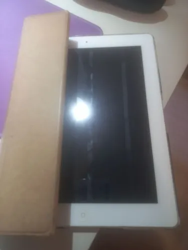 I PAD APPLE terceira geração com capa e carregador