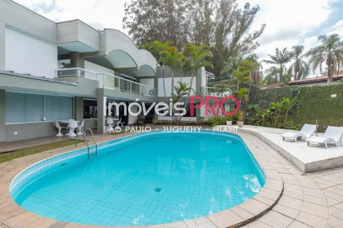 LINDA CASA COM PISCINA NO JARDIM MARAJOARA