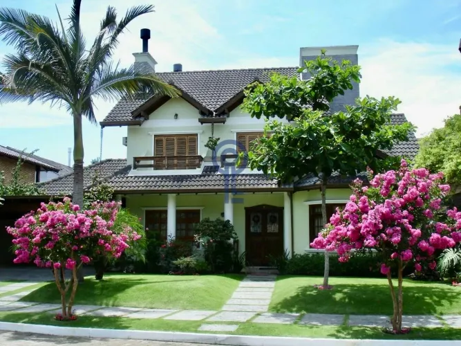 Casa 4 quartos em Jurere Internacional