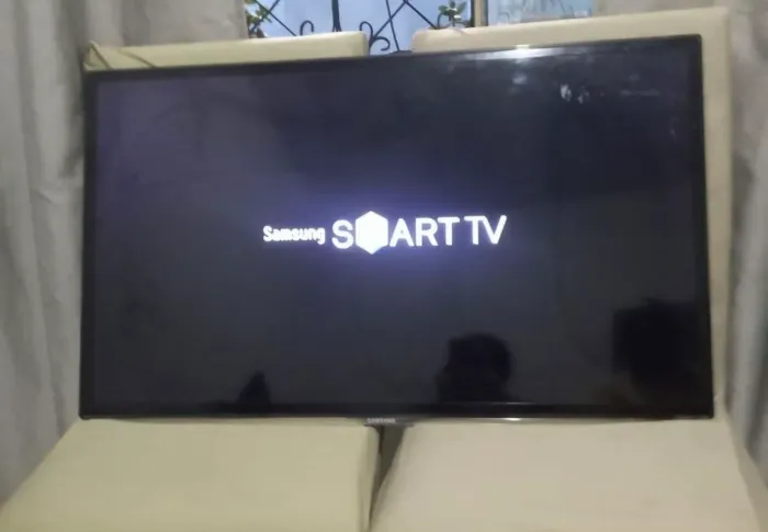 Smart tv samsung 43 Polegadas muito nova!!