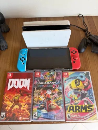 Nintendo Switch OLED 64GB BLOQUEADO + Cartão 400GB + 3 jogos